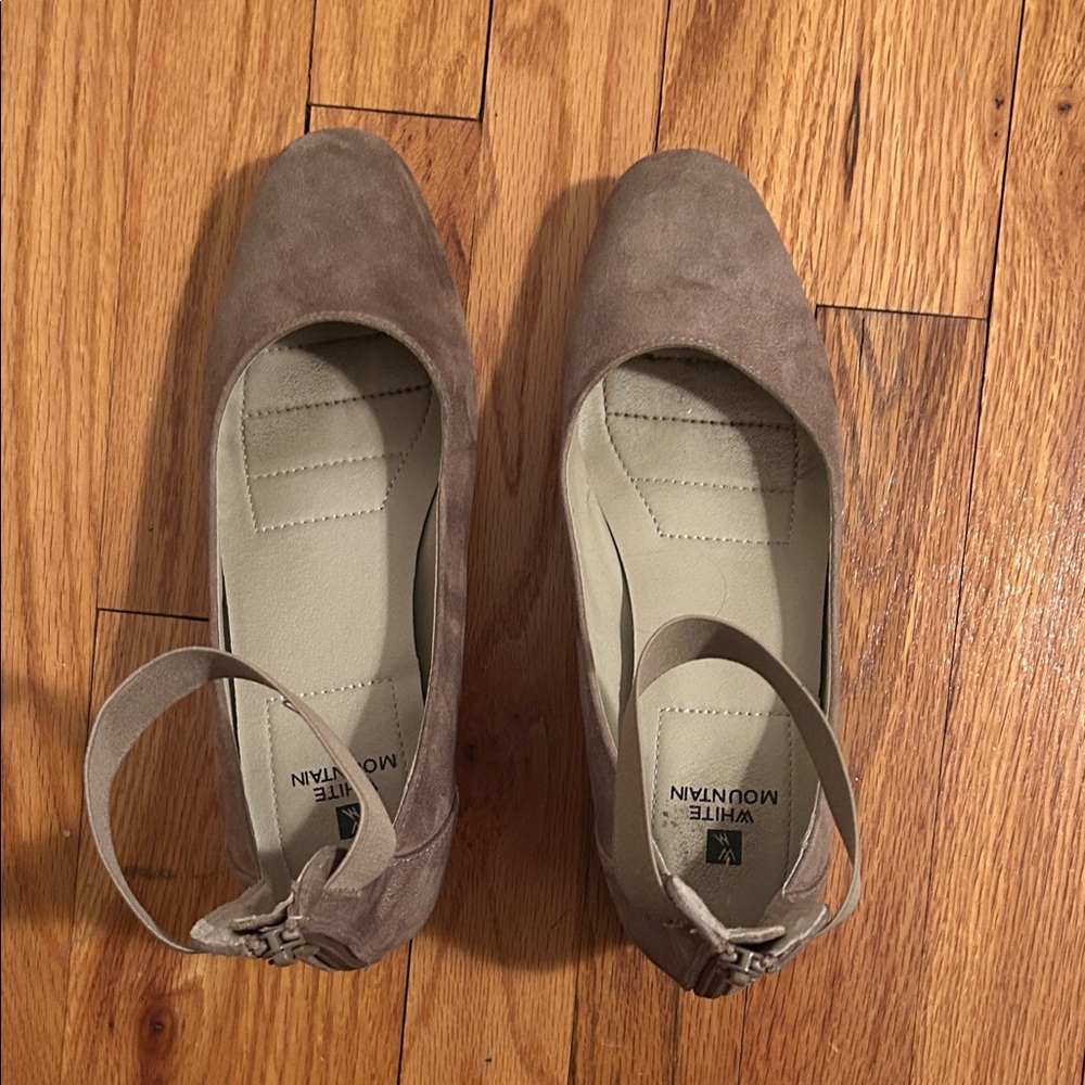 White Mountain Women's Brown Suede Block Heels